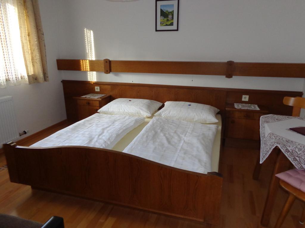 Haus Helga Hotel Ункен Екстериор снимка