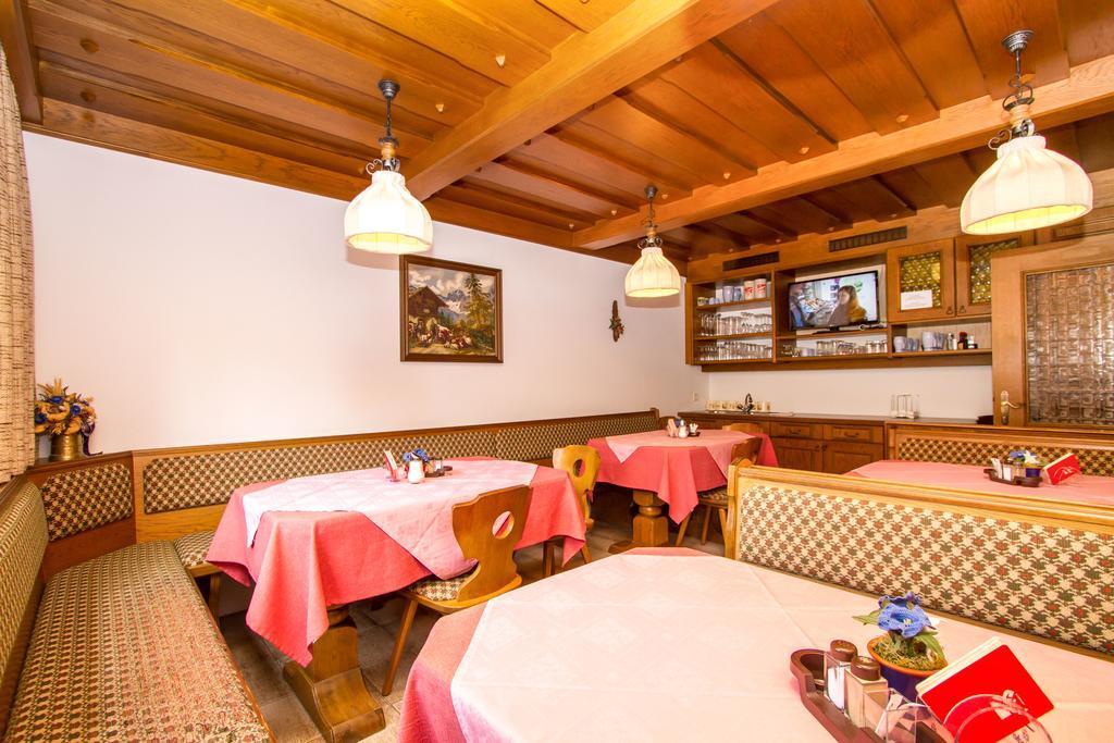 Haus Helga Hotel Ункен Екстериор снимка