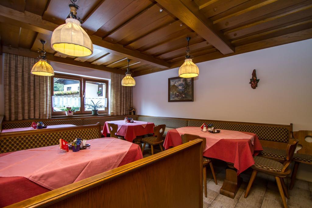 Haus Helga Hotel Ункен Екстериор снимка
