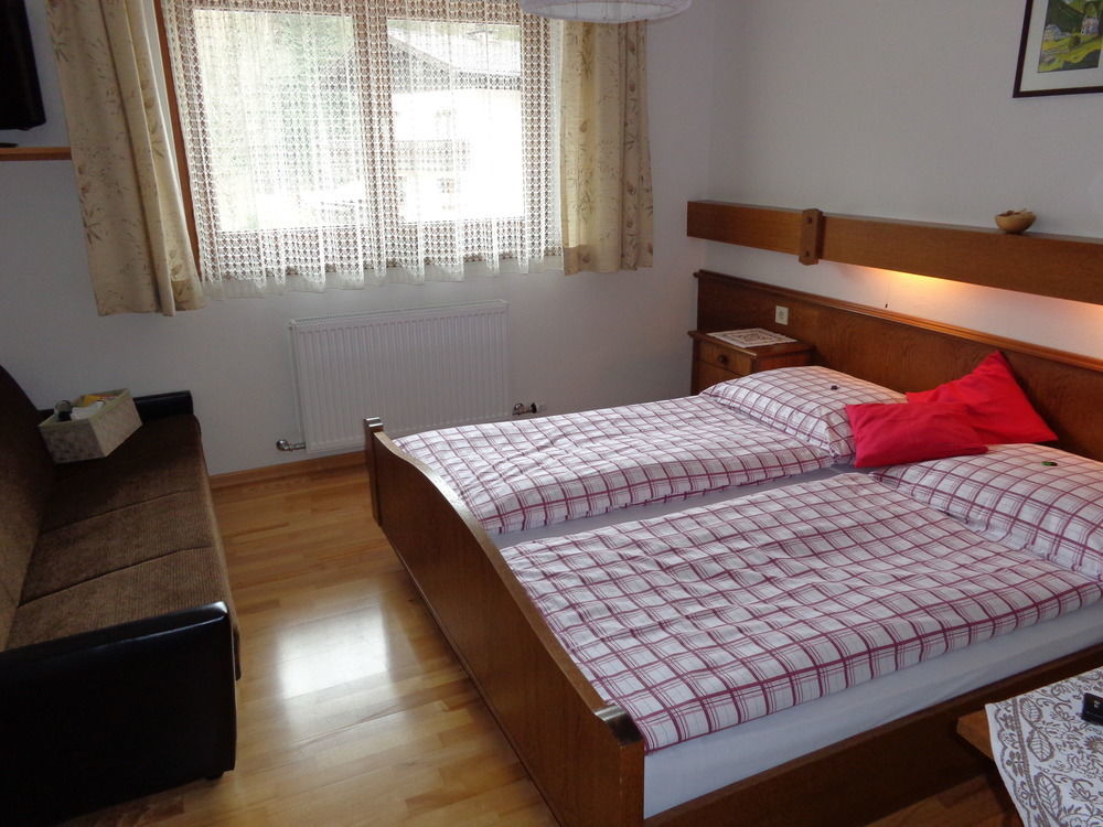 Haus Helga Hotel Ункен Екстериор снимка