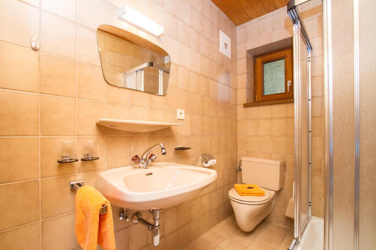 Haus Helga Hotel Ункен Екстериор снимка